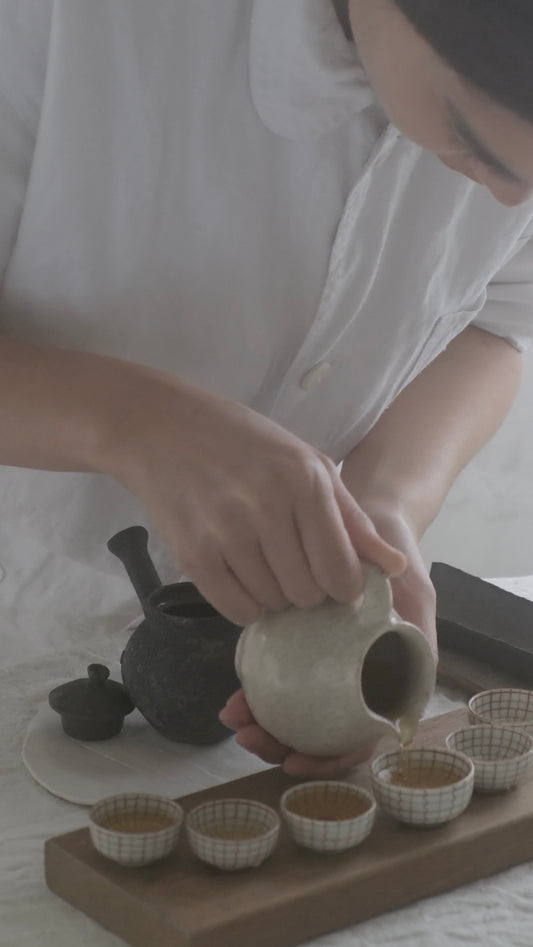 Tea & Clay: Wild Taiwanese Teas ~台湾野茶の神秘~